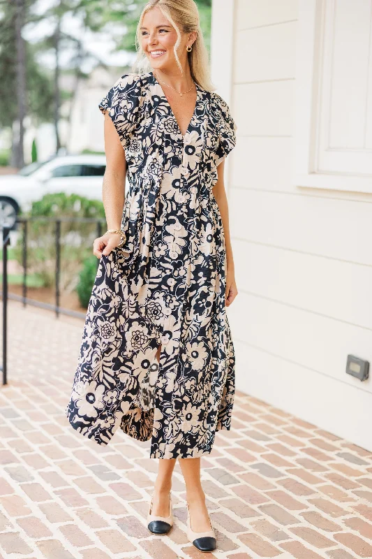 Bonus Savings Turn You Round Black Floral Midi Dress