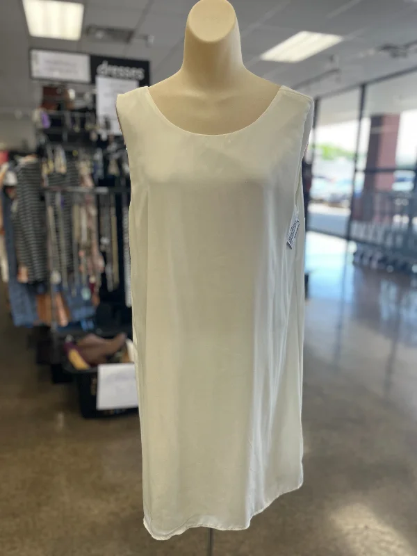 Warehouse Sale White Dress Casual Short Clothes Mentor, Size L