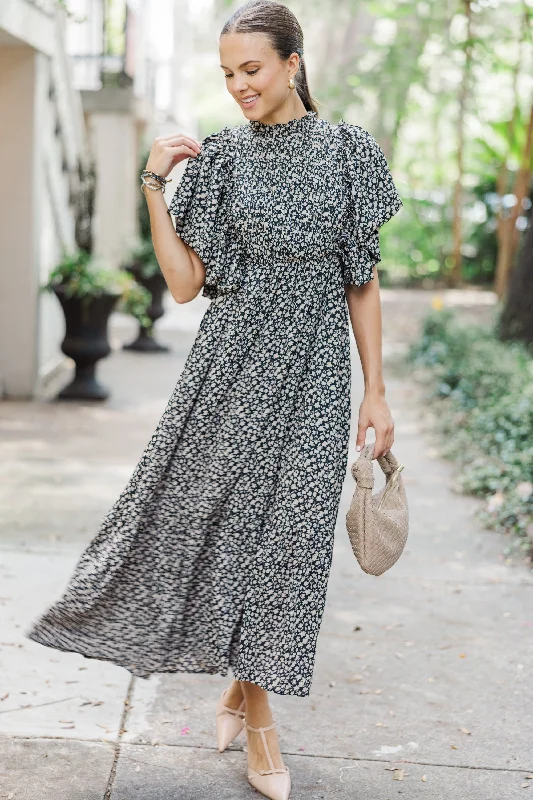 Savings Bonanza All The Good Black Ditsy Floral Ruffled Midi Dress