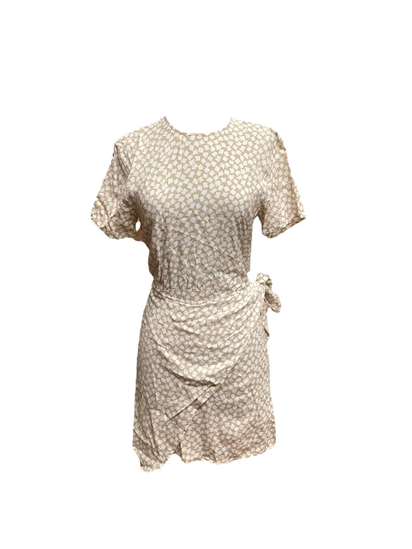 Final Clearance Tan & White Dress Casual Short Clothes Mentor, Size 2