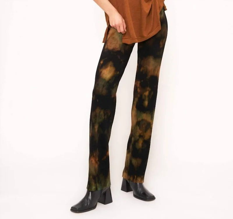 Amazing Deals Knock Out V-Neck Tee In Cinnamon Spice